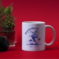 Preview: Festliche Tafel mit weißer Keramiktasse und bayerischem Wassermann-Sternzeichen, Weihnachtsdeko