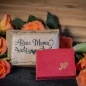 Preview: Ein Bild der Seifenverpackung: "Exklusives Design für besondere Mamas – entdecke die Mini-Naturseife bei Woidladinger.de!"