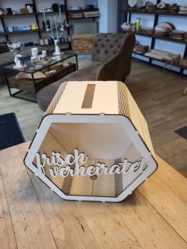 Geschenk, Hochzeitskarten Box, Personalisierte Geschenke, Bayerisches Handwerk, Lasergravur, Hochzeitsdekoration, Erinnerungsstücke, Geschenkideen, Bayern, Woidladinger