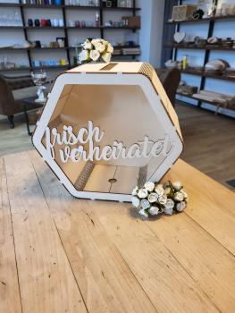 Geschenk, Hochzeitskarten Box, Personalisierte Geschenke, Bayerisches Handwerk, Lasergravur, Hochzeitsdekoration, Erinnerungsstücke, Geschenkideen, Bayern, Woidladinger