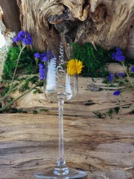 Geschenk, Geschenkartikel, Sektglas, Prosecco-Geschenk, Lasergravur, Bayerisches Design, Einzigartiges Geschenk, Hochzeitsgeschenk, Geburtstagsgeschenk, Glas mit Gravur, Prosecco-Liebhaber, Bayern, Woidladinger.de