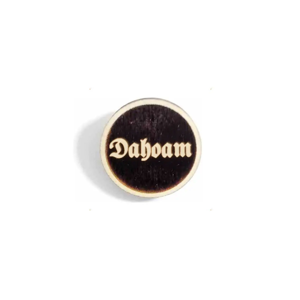 "Dahoam" Woid-Brosche Holz