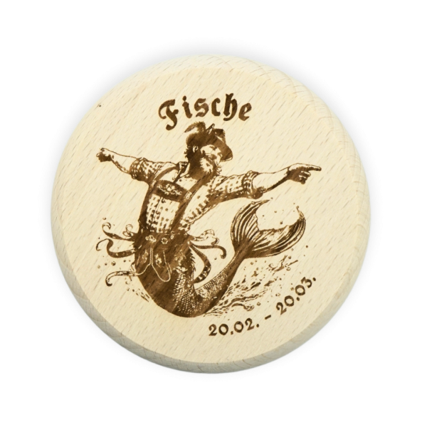 Gravierter Bierglasdeckel aus Holz mit Sternzeichen Fische – ideal für gesellige Abende