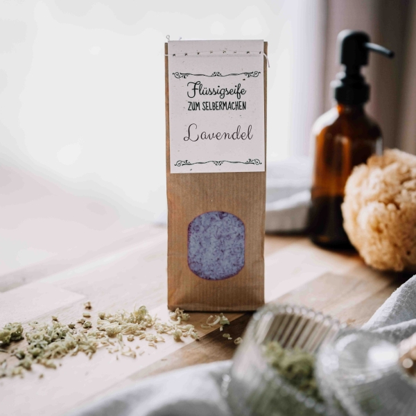 "Genieße die entspannende Wirkung von Lavendel mit unserer DIY-Seife – jetzt bei Woidladinger.de erhältlich!"