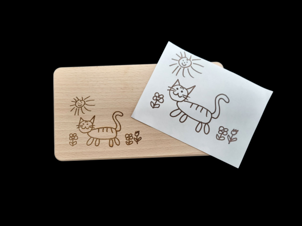 Brotzeitbrettl mit Kinderzeichnung