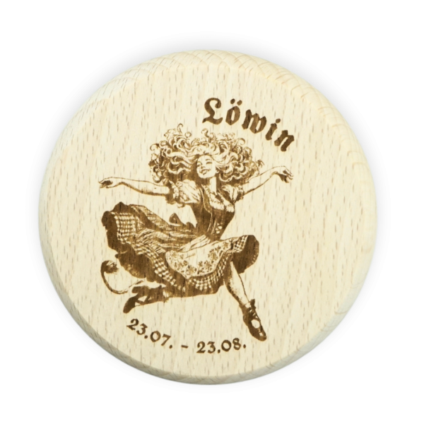 Gravierter Holz-Bierglasdeckel mit Löwenmotiv – Einzigartiger Schutz für Ihr Bier.