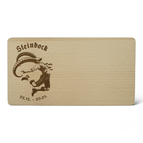 Stilvolles Brotzeitbrett aus Holz mit graviertem Steinbock-Motiv für die bayerische Küch