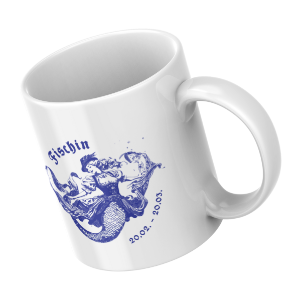 Schrägansicht der weißen Keramiktasse mit bayerischem Fische Sternzeichen Motiv (weiblich)