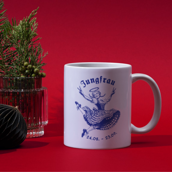 Tasse mit Jungfrau Sternzeichen Motiv in festlicher Weihnachtsdekoration, perfekt als Weihnachtsgeschenk.