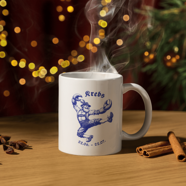 Bayerische Keramiktasse mit Krebs Sternzeichen Motiv – stilvolles Geschenk für Weihnachten in gemütlichem Ambiente.
