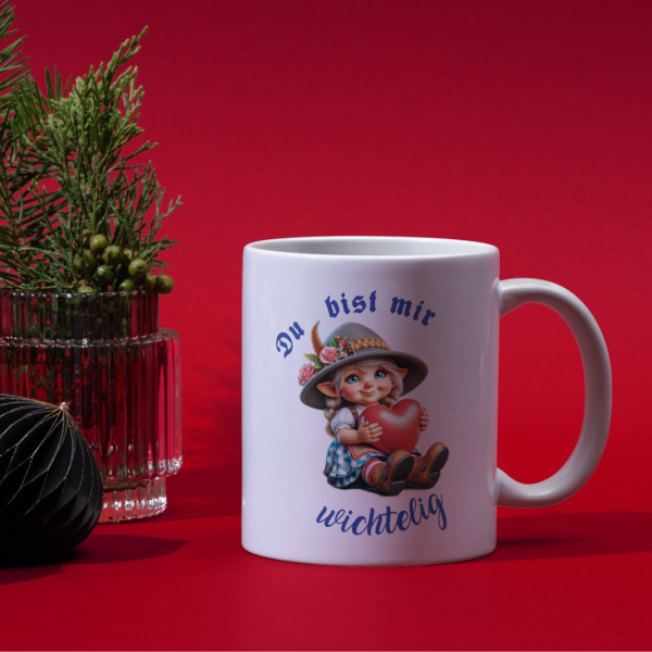 Weiße Tasse mit bayerischem Wichtel – perfekt als Geschenkidee für Freunde und Familie