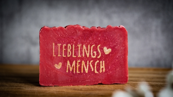 Natürliche Pflege für Körper und Sinne - Wohlfühlseife von der Woidsiederei