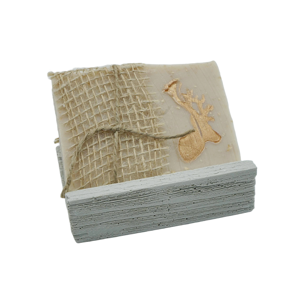 Sanfte Pflege mit unserer Peelingseife "LANDHAUS" von der Woidsiederei - jetzt bei Woidladinger.de erhältlich!