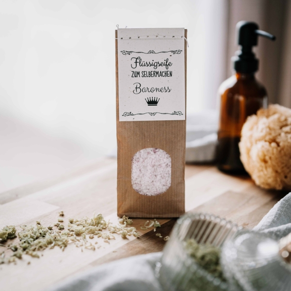 "Kreative DIY-Seifenherstellung - Entdecke die BARONESS Flüssigseife mit Lindenblüten Duft bei Woidladinger.de!"